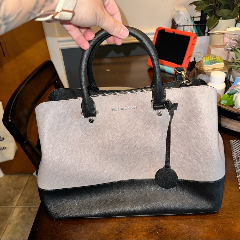 Michael Kors two toned crossbody tote - Picture 2 of 8